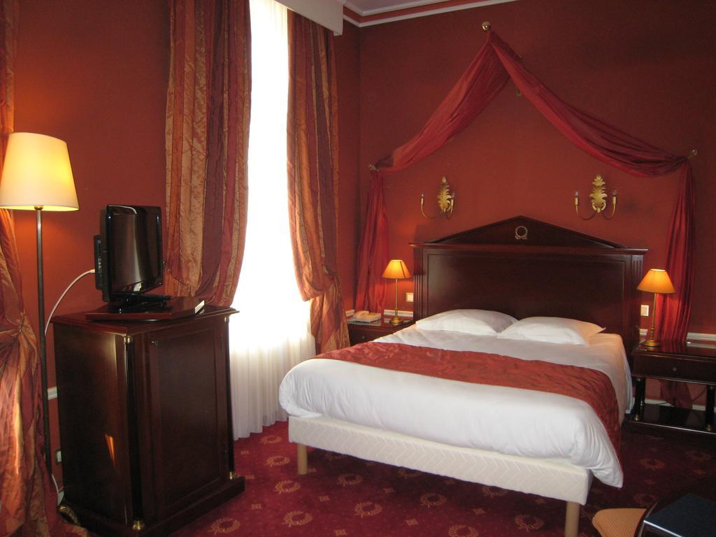 Hotel Les Marechaux Осер Екстер'єр фото